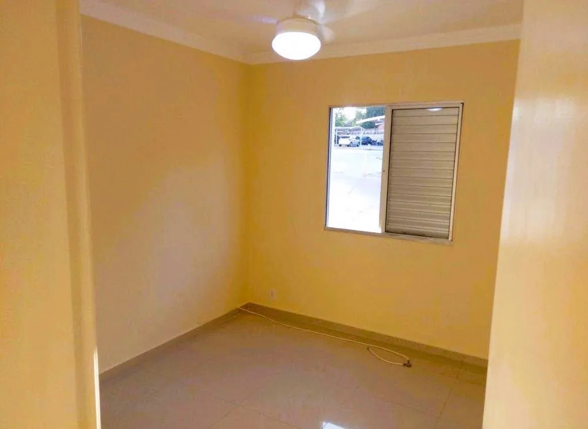Quarto iluminado do(a) casa padrão popular em Vila São José, Itu - SP