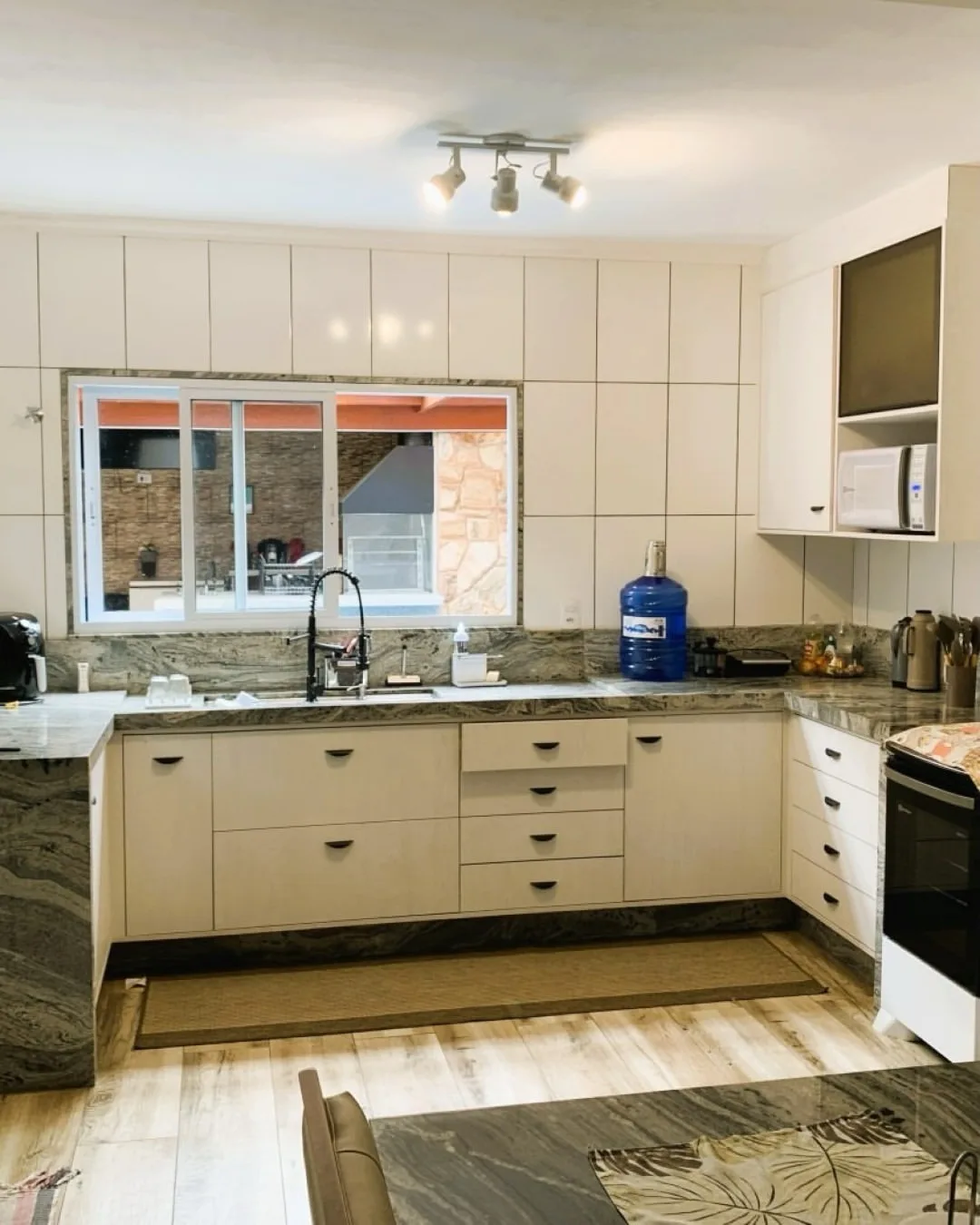 Cozinha do(a) casa médio padrão em Jardim Aeroporto I, Itu - SP