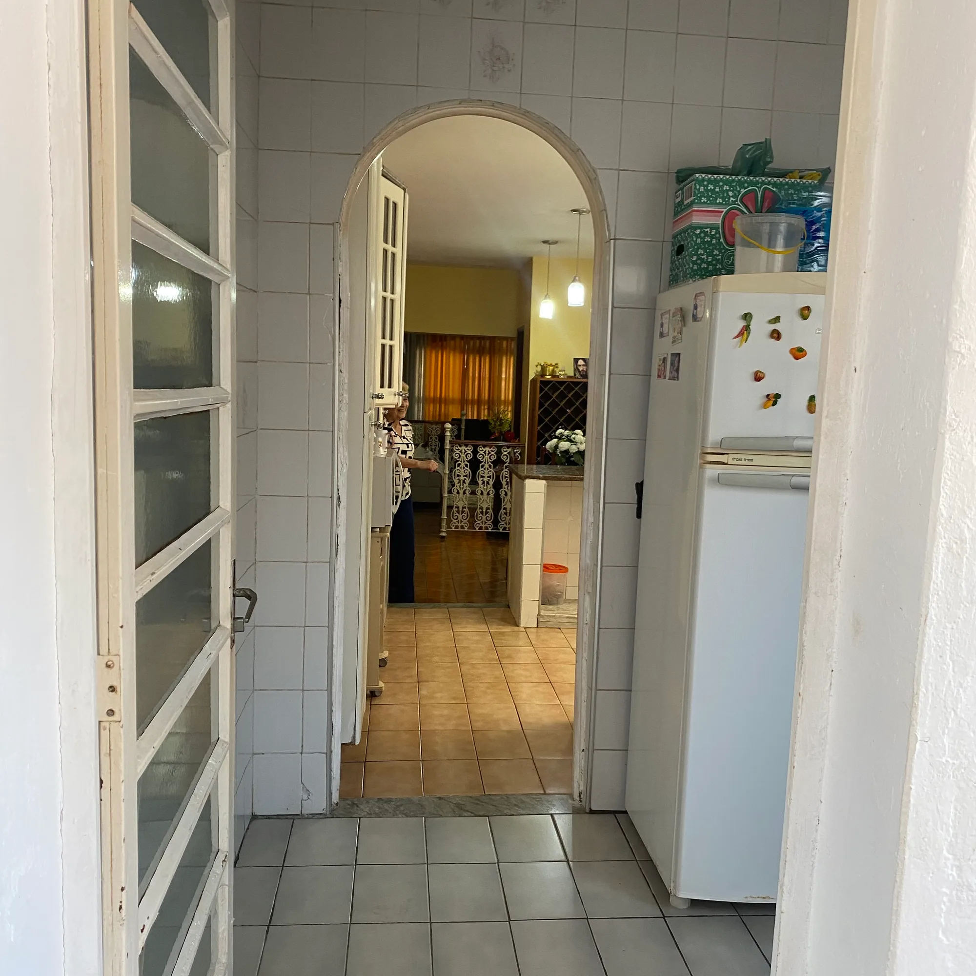 Cozinha amplo do(a) casa médio padrão em Jardim Santa Tereza, Itu - SP