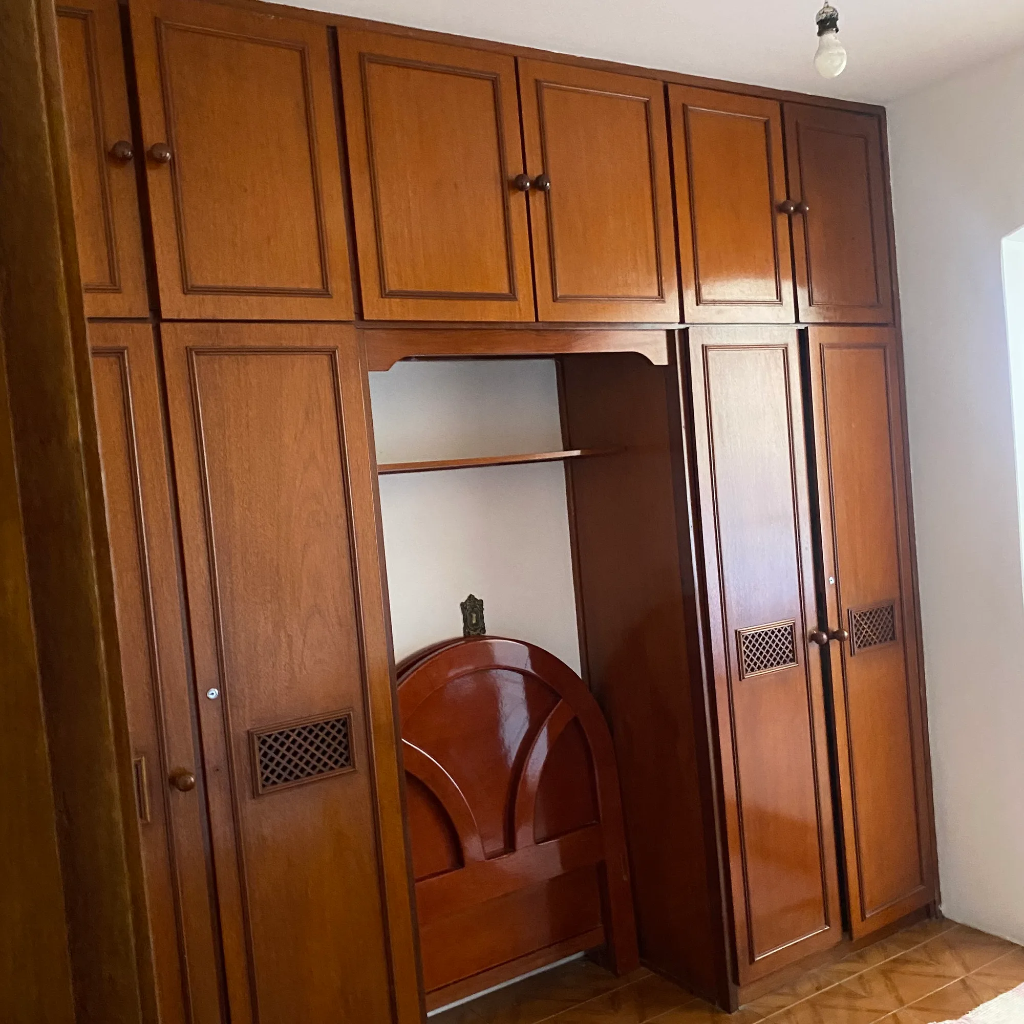 Sala de estar arejado do(a) casa médio padrão em Jardim Santa Tereza, Itu - SP