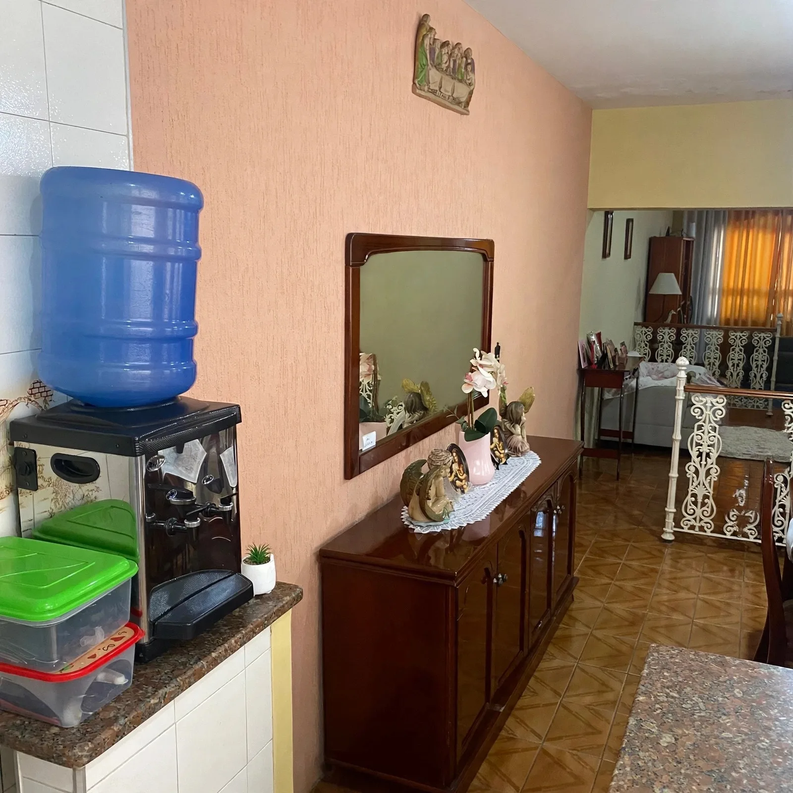 Sala de estar encantador do(a) casa médio padrão em Jardim Santa Tereza, Itu - SP